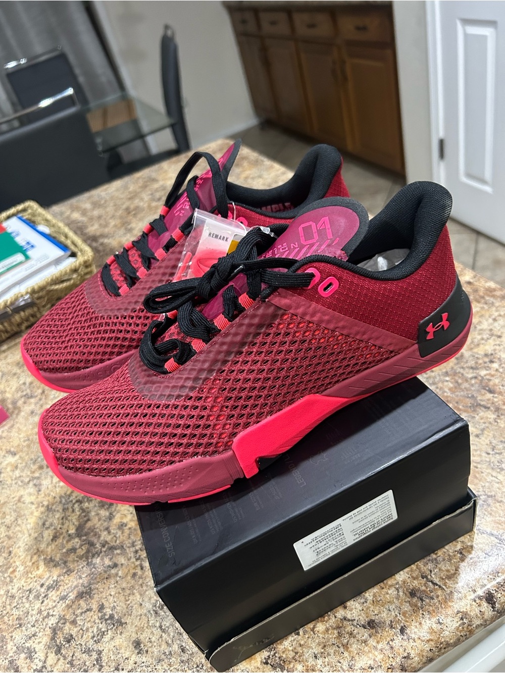 Under ArmourTriBase Reign 4 'Black Rose (SAMPLE) Men’s Sz 9 Brand New/No Box